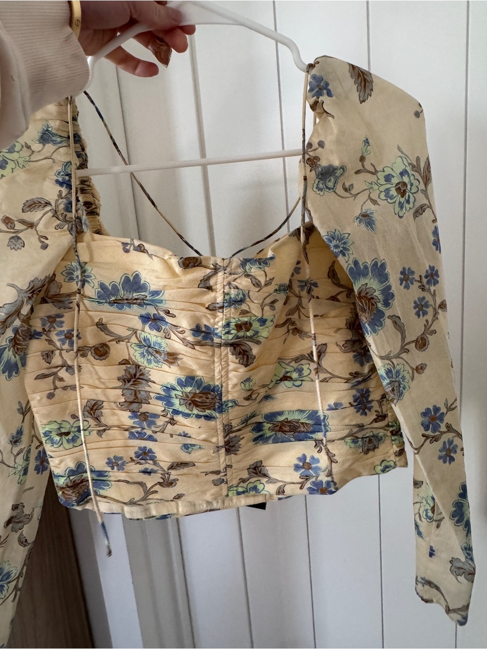 Mango Cream Floral Ruched Long-Sleeve Crop Top with Blue Accents